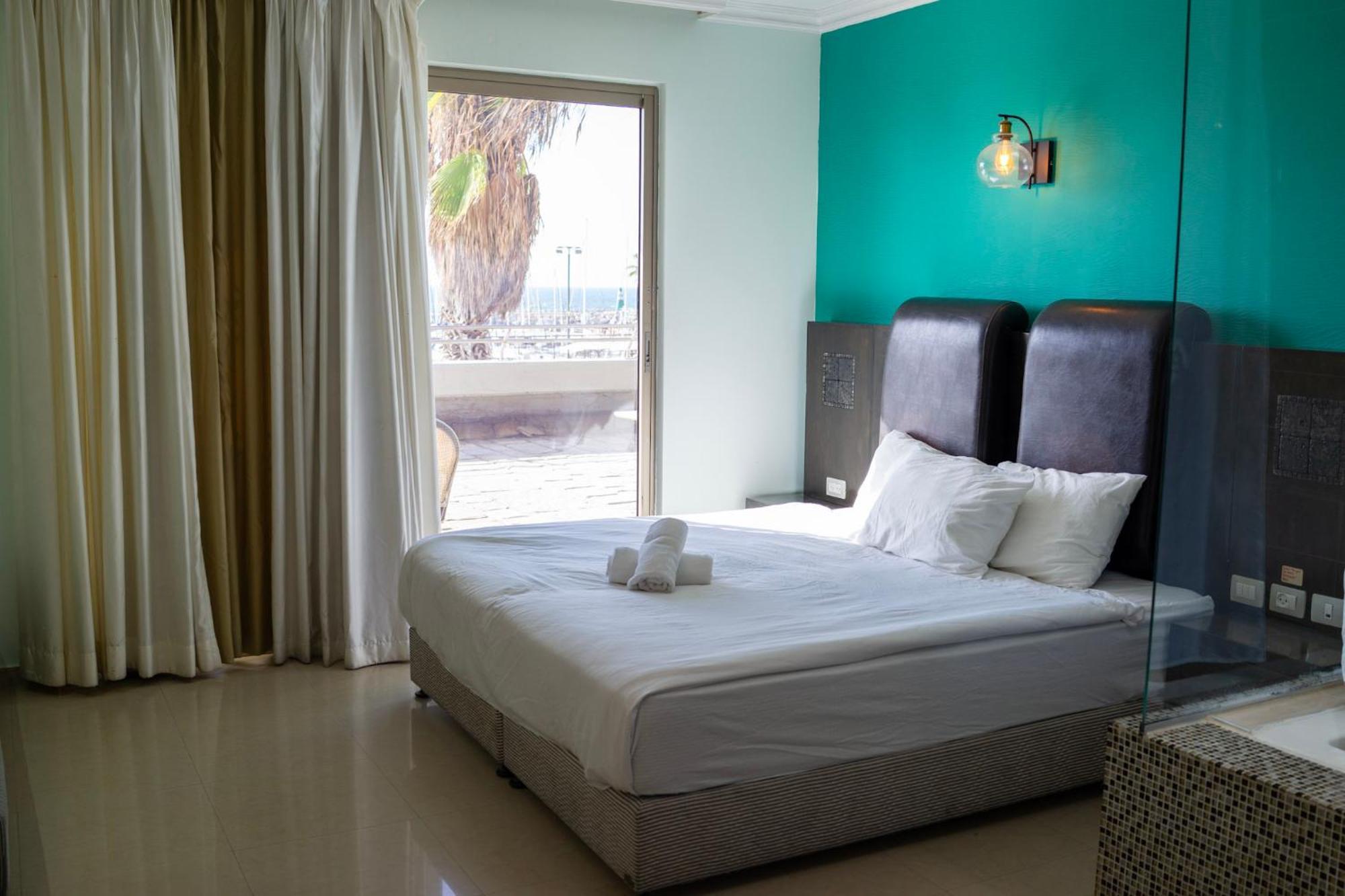 Marina Beach Hotel Тель-Авів Екстер'єр фото